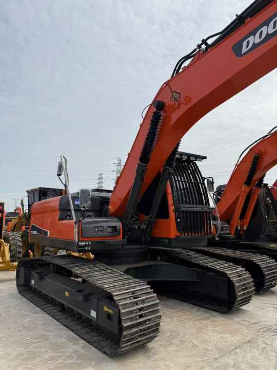 Used Doosan DX225LC-9C Hydraulic Excavator 25 Ton Doosan Dx225 Crawler Excavator with Excellent Performance Low Price for Sale - Pelle: photos 4 Used Doosan DX225LC-9C Hydraulic Excavator 25 Ton Doosan Dx225 Crawler Excavator with Excellent Performance Low Price for Sale - Pelle: photos 4