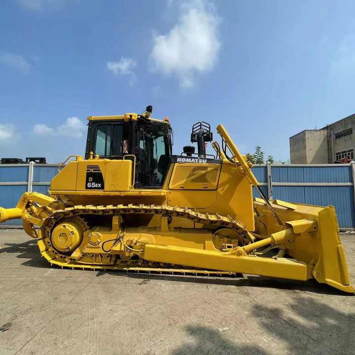 Used Komatsu Bulldozer D65 Strong Power Komatsu D65 Track Dozer for Sale - Bulldozer: photos 3 Used Komatsu Bulldozer D65 Strong Power Komatsu D65 Track Dozer for Sale - Bulldozer: photos 3