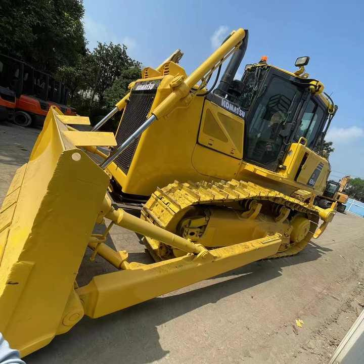 Used Komatsu Bulldozer D65 Strong Power Komatsu D65 Track Dozer for Sale - Bulldozer: photos 5 Used Komatsu Bulldozer D65 Strong Power Komatsu D65 Track Dozer for Sale - Bulldozer: photos 5