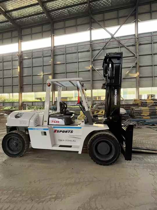 Used TCM 100 Forklift 10 Ton | Low Hours | Well-Maintained | Affordable Material Handling Machinery - Chariot élévateur: photos 3 Used TCM 100 Forklift 10 Ton | Low Hours | Well-Maintained | Affordable Material Handling Machinery - Chariot élévateur: photos 3