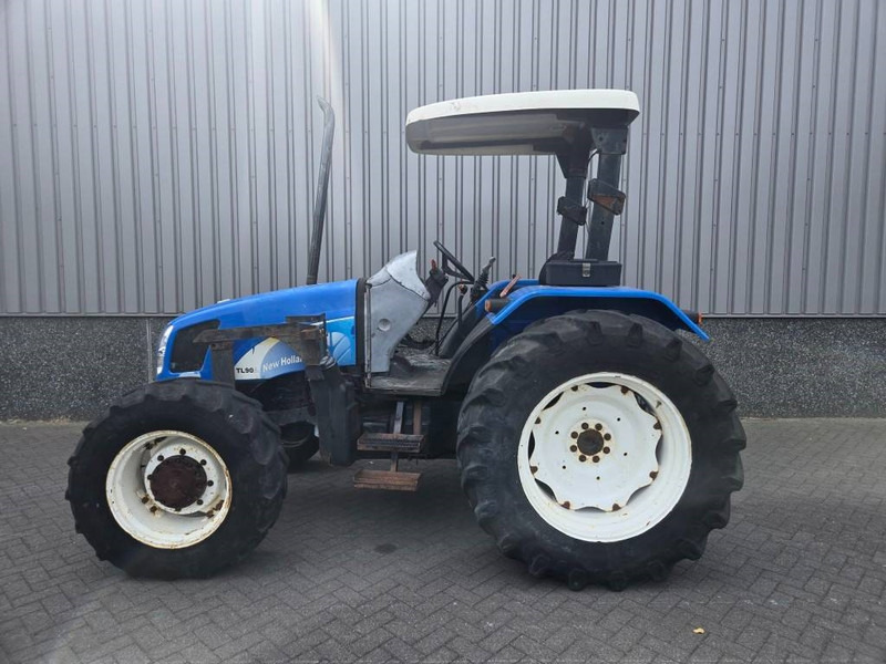 New Holland TL 90 A - Tracteur agricole: photos 2 New Holland TL 90 A - Tracteur agricole: photos 2