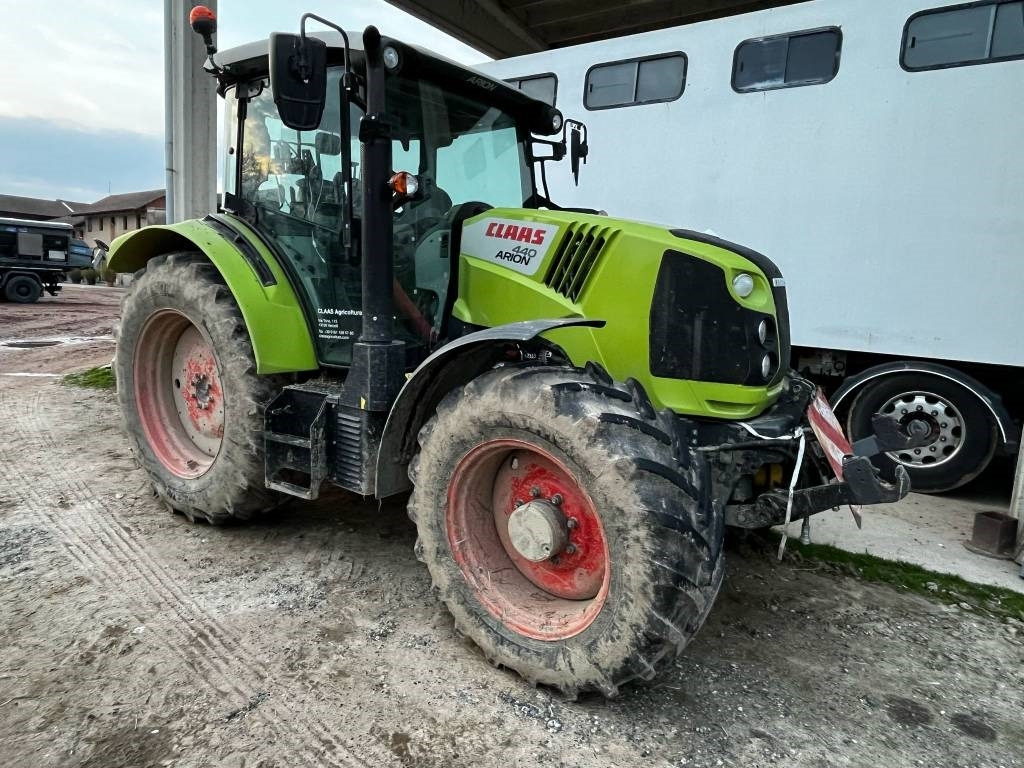 Claas Axion 830 Cmatic - Tracteur agricole: photos 4 Claas Axion 830 Cmatic - Tracteur agricole: photos 4