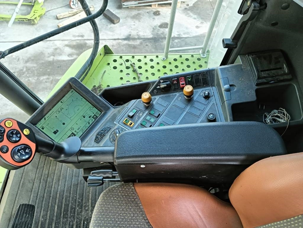 Claas Lexion 570  - Moissonneuse-batteuse: photos 3 Claas Lexion 570  - Moissonneuse-batteuse: photos 3