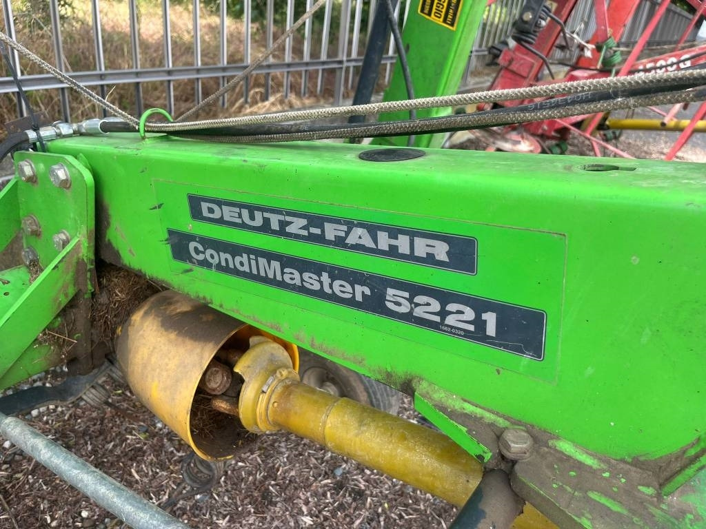 Deutz-fahr 5221 - Faneuse: photos 2 Deutz-fahr 5221 - Faneuse: photos 2