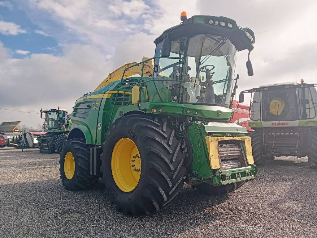 John Deere 8800 - Ensileuse: photos 1 John Deere 8800 - Ensileuse: photos 1