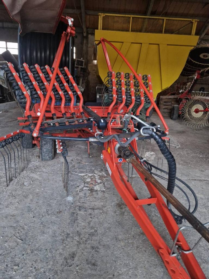 Kuhn 5031T - Faneuse: photos 1 Kuhn 5031T - Faneuse: photos 1
