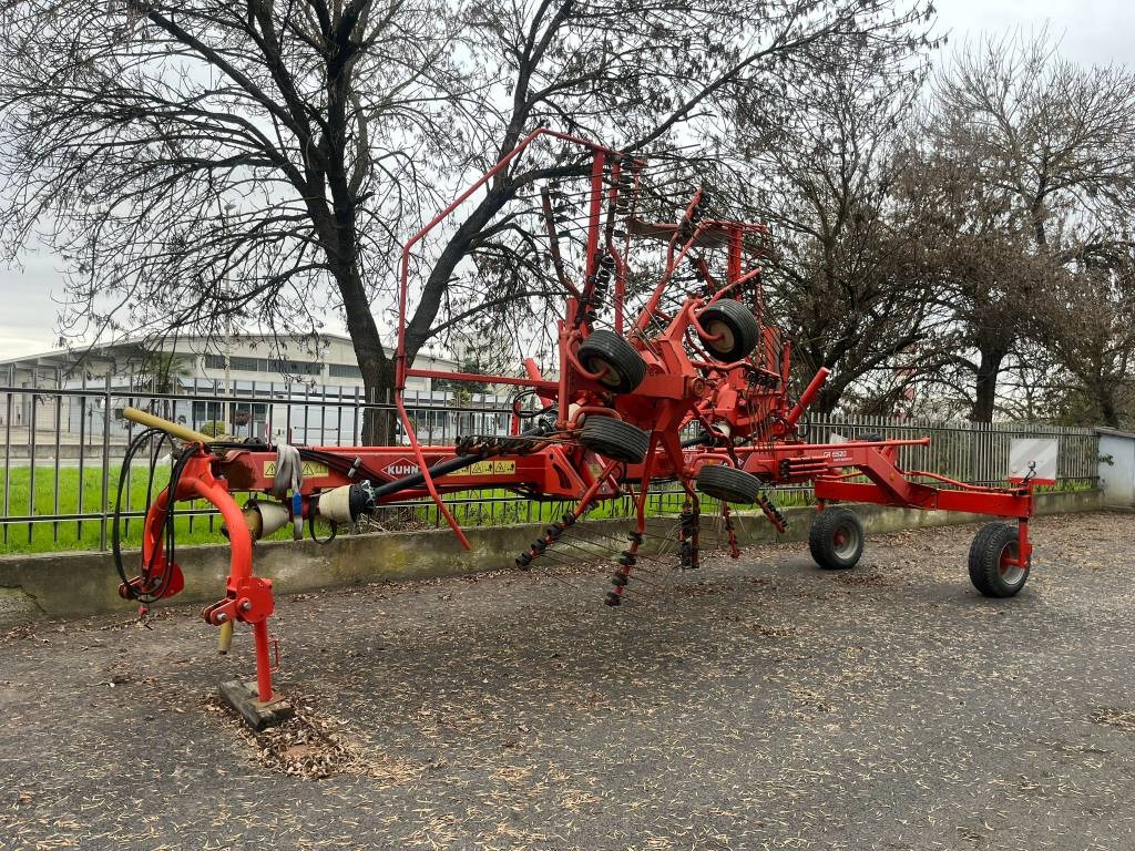 Kuhn 6520 - Faneuse: photos 1 Kuhn 6520 - Faneuse: photos 1
