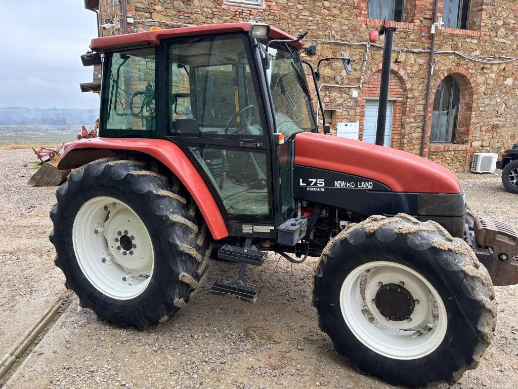 Tracteur agricole New Holland L 75: photos 1