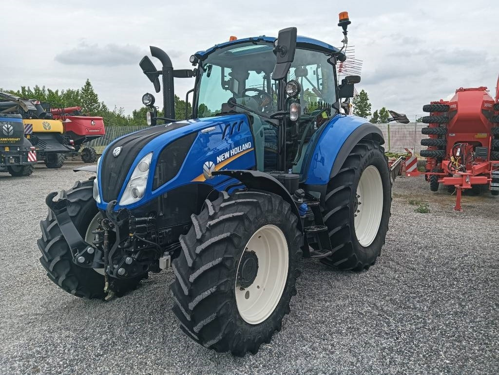 New Holland T 5.120 - Tracteur agricole: photos 3 New Holland T 5.120 - Tracteur agricole: photos 3