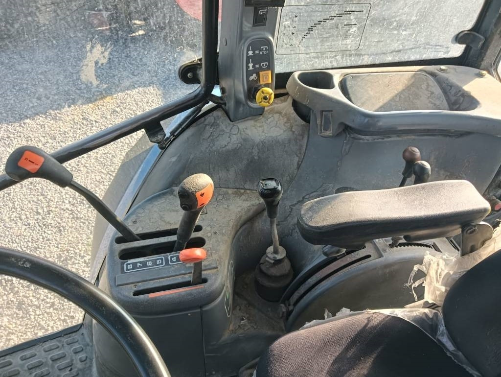 New Holland TS 100 - Tracteur agricole: photos 3 New Holland TS 100 - Tracteur agricole: photos 3