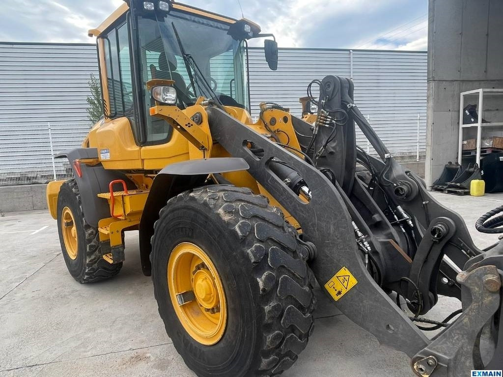 Volvo L 70 H - Chargeuse sur pneus: photos 1 Volvo L 70 H - Chargeuse sur pneus: photos 1