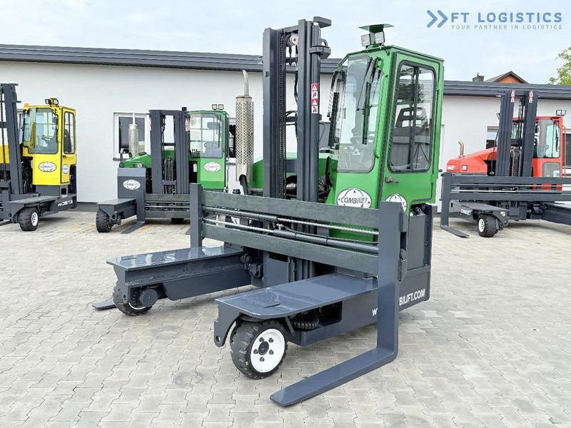 Combilift C3000 / DIESEL / DUPLEX - 4000MM / WIDE FORK POSITIONER 2700MM / FULL HEATED CABIN / ONLY 6905H / CONDITION - LIKE NEW! C3000 / - Chariot multidirectionnel: photos 1 Combilift C3000 / DIESEL / DUPLEX - 4000MM / WIDE FORK POSITIONER 2700MM / FULL HEATED CABIN / ONLY 6905H / CONDITION - LIKE NEW! C3000 / - Chariot multidirectionnel: photos 1