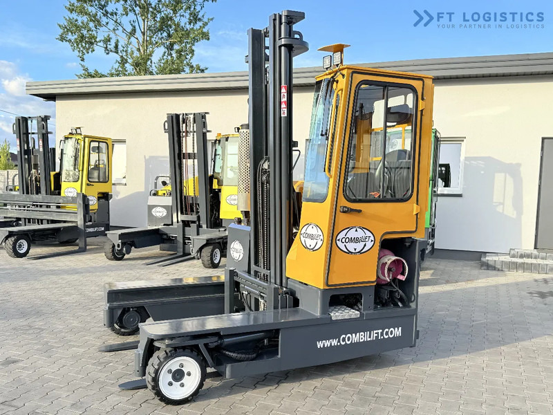 Combilift C3000 / GAS / DUPLEX 4500MM / ONLY 3096 HOURS / FORK SIDE SHIFT / FULL CABIN / EXCELLENT CONDITION / Wide range of four-way and - Chariot multidirectionnel: photos 3 Combilift C3000 / GAS / DUPLEX 4500MM / ONLY 3096 HOURS / FORK SIDE SHIFT / FULL CABIN / EXCELLENT CONDITION / Wide range of four-way and - Chariot multidirectionnel: photos 3