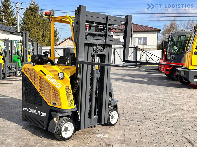 Combilift C3000CB / LPG / TRIPLEX / 4900MM / FREE LIFT / POSITIONER / LIKE NEW C3000CB / LPG / TRIPLEX / 4900MM / FREE LIFT / POSITIONER / - Chariot multidirectionnel: photos 1 Combilift C3000CB / LPG / TRIPLEX / 4900MM / FREE LIFT / POSITIONER / LIKE NEW C3000CB / LPG / TRIPLEX / 4900MM / FREE LIFT / POSITIONER / - Chariot multidirectionnel: photos 1