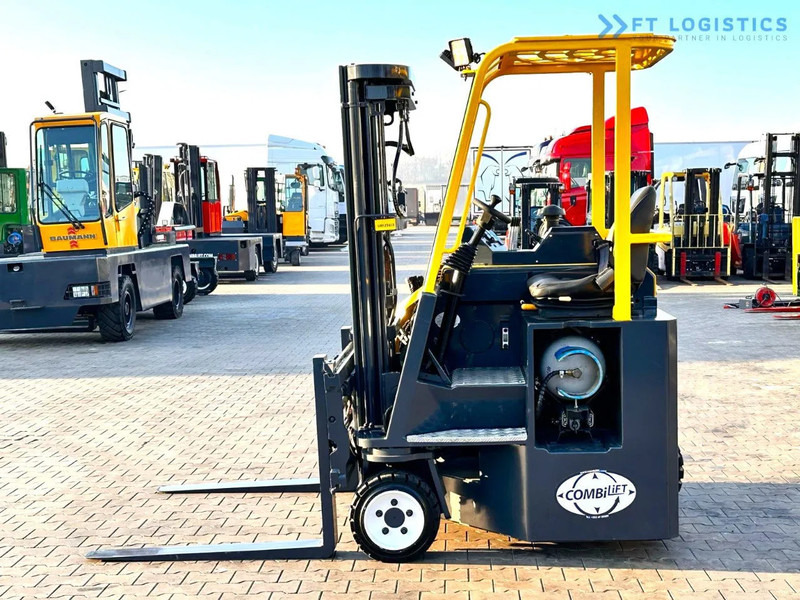 Combilift C3000CB / LPG / TRIPLEX - 4900MM / LPG / FREE LIFT / FORK POSITIONER C3000CB / LPG / TRIPLEX - 4900MM / LPG / FREE LIFT / FORK P - Chariot multidirectionnel: photos 2 Combilift C3000CB / LPG / TRIPLEX - 4900MM / LPG / FREE LIFT / FORK POSITIONER C3000CB / LPG / TRIPLEX - 4900MM / LPG / FREE LIFT / FORK P - Chariot multidirectionnel: photos 2