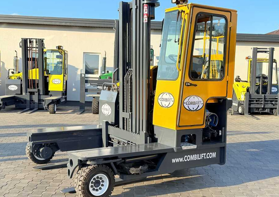 Combilift C4000 / GAS / TRIPLEX – 5600MM / FREE LIFT / FORK SIDESHIFT / LIKE NEW - Chariot multidirectionnel: photos 4 Combilift C4000 / GAS / TRIPLEX – 5600MM / FREE LIFT / FORK SIDESHIFT / LIKE NEW - Chariot multidirectionnel: photos 4