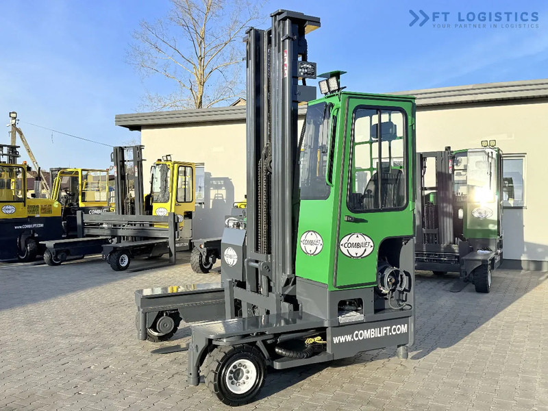 Combilift C4000 / GAS / TRIPLEX - 6900MM / FREE-LIFT / FULL CABIN C4000 / GAS / TRIPLEX - 6900MM / FREE-LIFT / FULL CABIN - Chariot multidirectionnel: photos 3 Combilift C4000 / GAS / TRIPLEX - 6900MM / FREE-LIFT / FULL CABIN C4000 / GAS / TRIPLEX - 6900MM / FREE-LIFT / FULL CABIN - Chariot multidirectionnel: photos 3