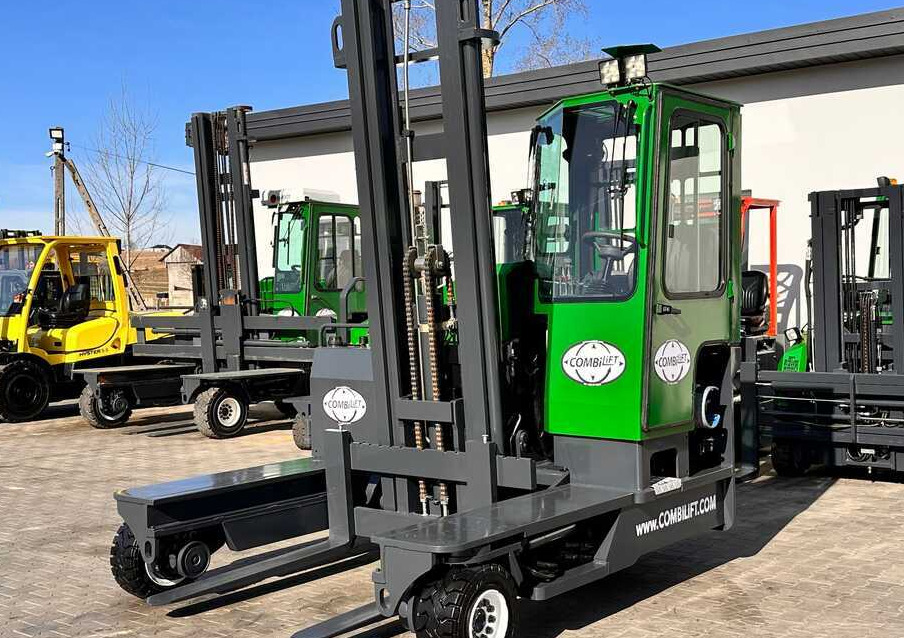 Combilift C4000 / LPG / DUPLEX / 4500MM / FREE LIFT / LIKE NEW - Chariot multidirectionnel: photos 2 Combilift C4000 / LPG / DUPLEX / 4500MM / FREE LIFT / LIKE NEW - Chariot multidirectionnel: photos 2
