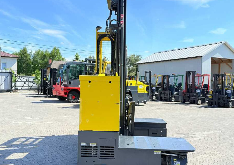 Combilift C4000STE / TRIPLEX / 6850MM / FREE LIFT / ONLY 1,348 HOURS / FORK SIDESHIFT / EXCELLENT CONDITION - Chariot multidirectionnel: photos 4 Combilift C4000STE / TRIPLEX / 6850MM / FREE LIFT / ONLY 1,348 HOURS / FORK SIDESHIFT / EXCELLENT CONDITION - Chariot multidirectionnel: photos 4