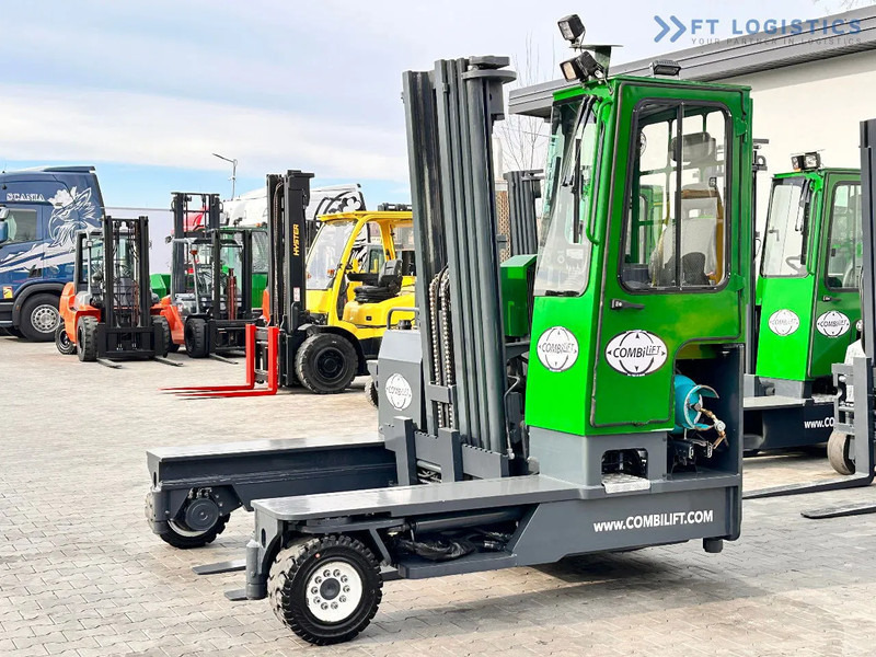 Combilift C4500 / LPG / TRIPLEX / 5500MM / FREE LIFT / HYDRAULIC FORK SHIFT / Like New C4500 / LPG / TRIPLEX / 5500MM / FREE LIFT / HYDRAU - Chariot multidirectionnel: photos 2 Combilift C4500 / LPG / TRIPLEX / 5500MM / FREE LIFT / HYDRAULIC FORK SHIFT / Like New C4500 / LPG / TRIPLEX / 5500MM / FREE LIFT / HYDRAU - Chariot multidirectionnel: photos 2