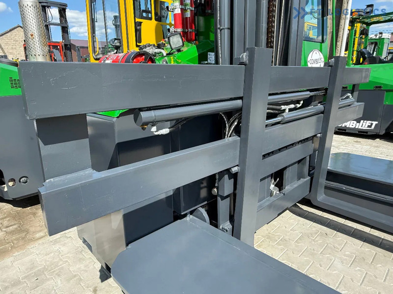 Combilift C5000E / ELECTRIC / TRIPLEX 8300MM / FULL FREE LIFT / WIDE FORK POSITIONER / SIDE SHIFT / BATTERY LIKE NEW C5000E / ELECTRIC / T - Chariot multidirectionnel: photos 5 Combilift C5000E / ELECTRIC / TRIPLEX 8300MM / FULL FREE LIFT / WIDE FORK POSITIONER / SIDE SHIFT / BATTERY LIKE NEW C5000E / ELECTRIC / T - Chariot multidirectionnel: photos 5