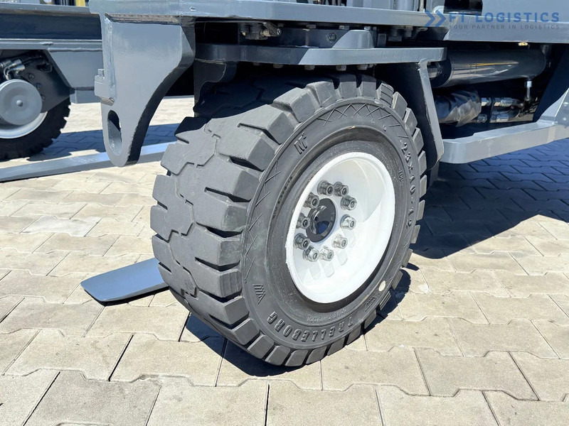 Combilift COMBILIFT C5000XL – DUPLEX 5500mm – Year 2019 – 1929 hours – DIESEL – FORK POSITIONER – SIDESHIFT – 1200MM FORKS – CONDITION 5/5 - Chariot multidirectionnel: photos 3 Combilift COMBILIFT C5000XL – DUPLEX 5500mm – Year 2019 – 1929 hours – DIESEL – FORK POSITIONER – SIDESHIFT – 1200MM FORKS – CONDITION 5/5 - Chariot multidirectionnel: photos 3