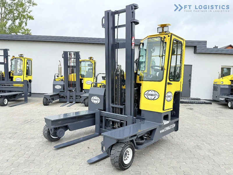 Combilift Combilift FOUR-WAY / MULTI-DIRECTIONAL FORKLIFT C4000 / GAS / DUPLEX 4600MM / ONLY 5614 OPERATING HOURS / FORK POSITIONER / FULL - Chariot multidirectionnel: photos 3 Combilift Combilift FOUR-WAY / MULTI-DIRECTIONAL FORKLIFT C4000 / GAS / DUPLEX 4600MM / ONLY 5614 OPERATING HOURS / FORK POSITIONER / FULL - Chariot multidirectionnel: photos 3