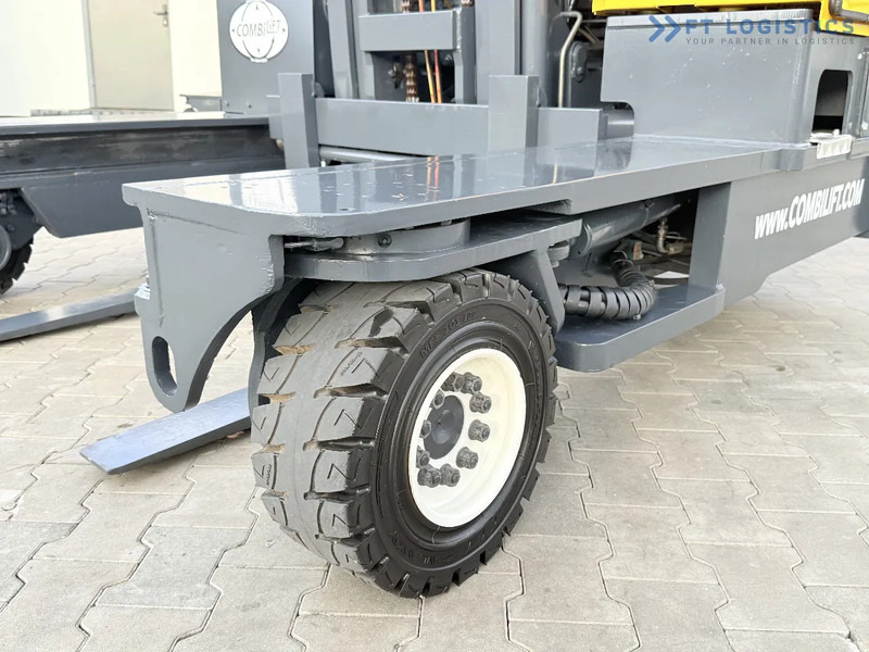 Combilift Combilift FOUR-WAY – MULTI-DIRECTIONAL FORKLIFT / COMBILIFT C4000 / DIESEL / DUPLEX 4100MM / FORK POSITIONER / FULL HEATED CABIN - Chariot multidirectionnel: photos 3 Combilift Combilift FOUR-WAY – MULTI-DIRECTIONAL FORKLIFT / COMBILIFT C4000 / DIESEL / DUPLEX 4100MM / FORK POSITIONER / FULL HEATED CABIN - Chariot multidirectionnel: photos 3