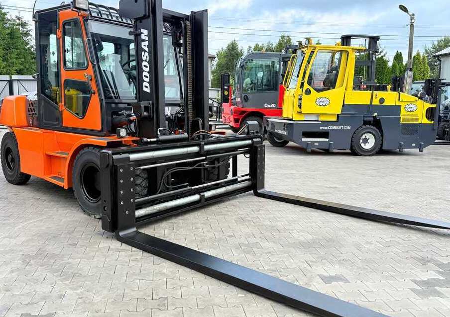 Doosan DOOSAN / DUPLEX 3000MM / SIDE SHIFT / FORK POSITIONER / 2500MM FORKS / 7000KG / CABIN / LIKE NEW - Chariot élévateur diesel: photos 3 Doosan DOOSAN / DUPLEX 3000MM / SIDE SHIFT / FORK POSITIONER / 2500MM FORKS / 7000KG / CABIN / LIKE NEW - Chariot élévateur diesel: photos 3