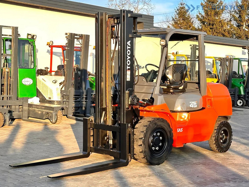 Toyota 42-4FD40 / DIESEL / 4500KG / DUPLEX / FORKS 1400MM / WELL-MAINTAINED 42-4FD40 / DIESEL / 4500KG / DUPLEX / FORKS 1400MM / WELL-M - Chariot élévateur diesel: photos 1 Toyota 42-4FD40 / DIESEL / 4500KG / DUPLEX / FORKS 1400MM / WELL-MAINTAINED 42-4FD40 / DIESEL / 4500KG / DUPLEX / FORKS 1400MM / WELL-M - Chariot élévateur diesel: photos 1