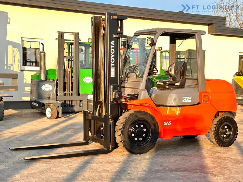 Toyota 42-4FD40 / DIESEL / 4500KG / DUPLEX / FORKS 1400MM / WELL-MAINTAINED 42-4FD40 / DIESEL / 4500KG / DUPLEX / FORKS 1400MM / WELL-M - Chariot élévateur diesel: photos 3 Toyota 42-4FD40 / DIESEL / 4500KG / DUPLEX / FORKS 1400MM / WELL-MAINTAINED 42-4FD40 / DIESEL / 4500KG / DUPLEX / FORKS 1400MM / WELL-M - Chariot élévateur diesel: photos 3