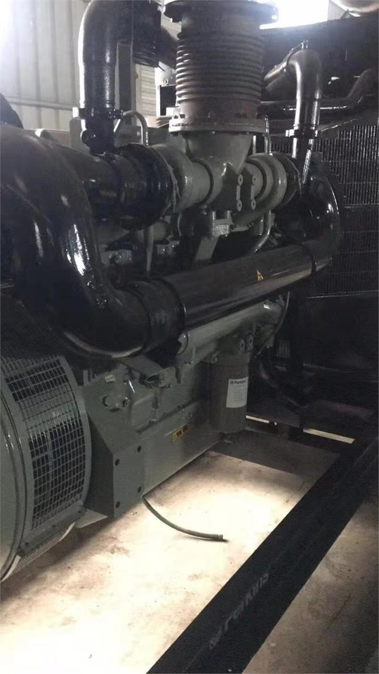 CATERPILLAR C18 - Moteur pour Pelle: photos 2 CATERPILLAR C18 - Moteur pour Pelle: photos 2