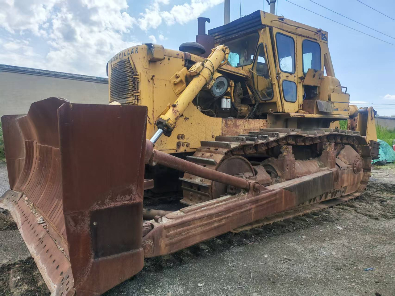 CATERPILLAR D9H - Bulldozer: photos 1 CATERPILLAR D9H - Bulldozer: photos 1