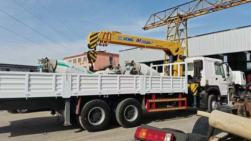 HOWO ,XCMG HOWO 375 engine,XCMG 12 tons crane truck - Camion grue: photos 4 HOWO ,XCMG HOWO 375 engine,XCMG 12 tons crane truck - Camion grue: photos 4