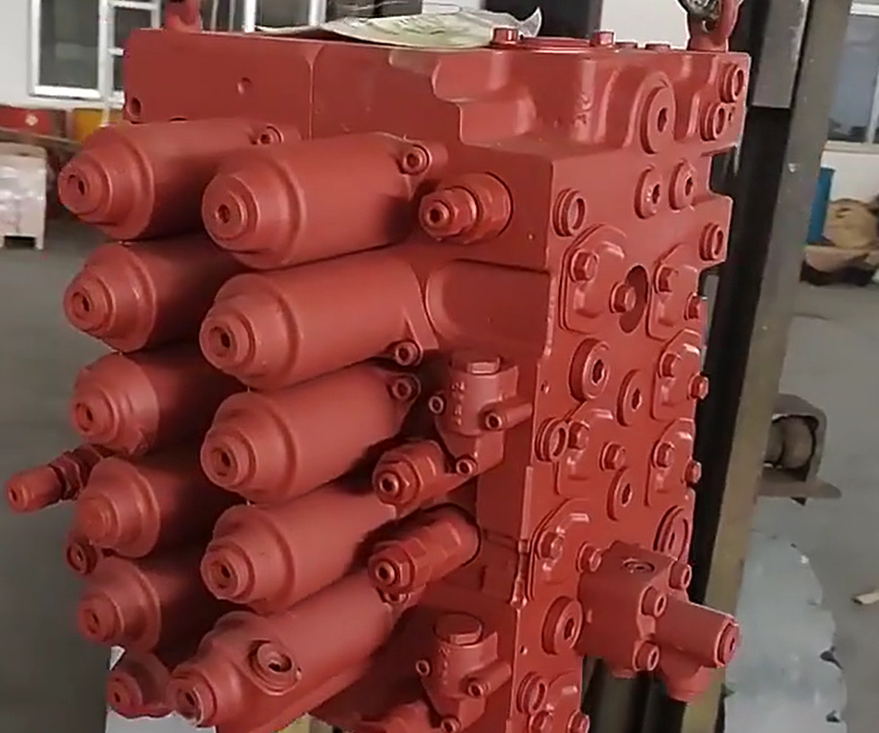 HYUNDAI R210-7 31Q6-16113 31Q6-16111 - Valve hydraulique pour Pelle: photos 5 HYUNDAI R210-7 31Q6-16113 31Q6-16111 - Valve hydraulique pour Pelle: photos 5