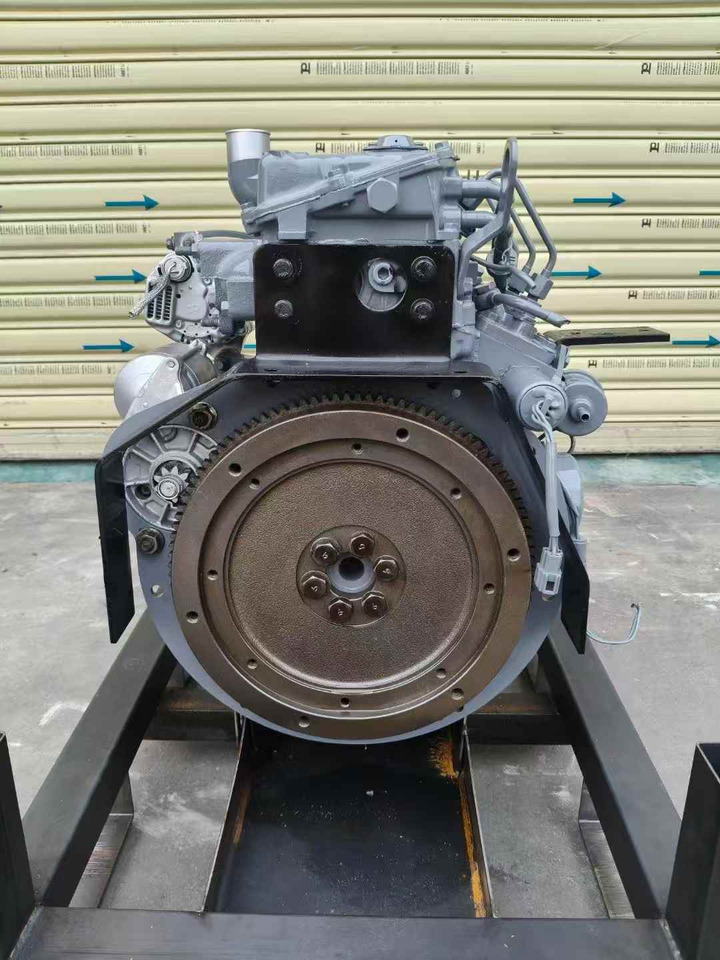 ISUZU 3LB1 - Moteur pour Pelle: photos 2 ISUZU 3LB1 - Moteur pour Pelle: photos 2