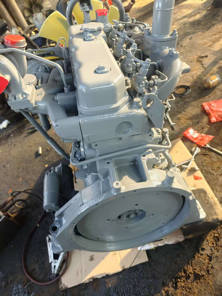 ISUZU 4BG1 - Moteur pour Pelle: photos 3 ISUZU 4BG1 - Moteur pour Pelle: photos 3
