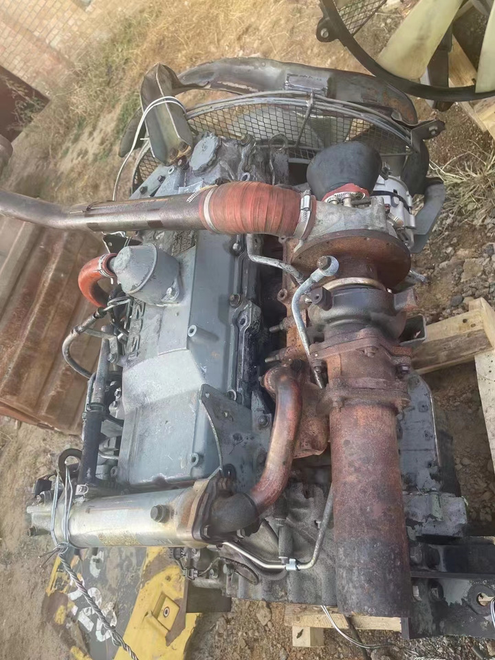 ISUZU 4HK1 - Moteur pour Pelle: photos 1 ISUZU 4HK1 - Moteur pour Pelle: photos 1