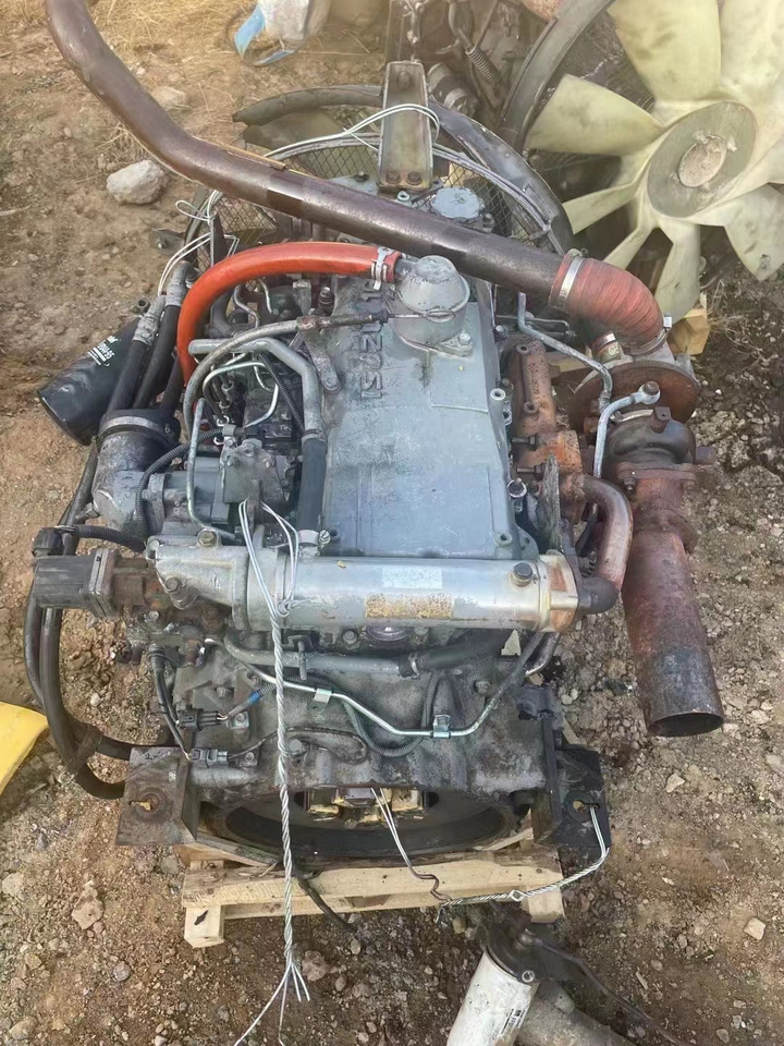 ISUZU 4HK1 - Moteur pour Pelle: photos 3 ISUZU 4HK1 - Moteur pour Pelle: photos 3