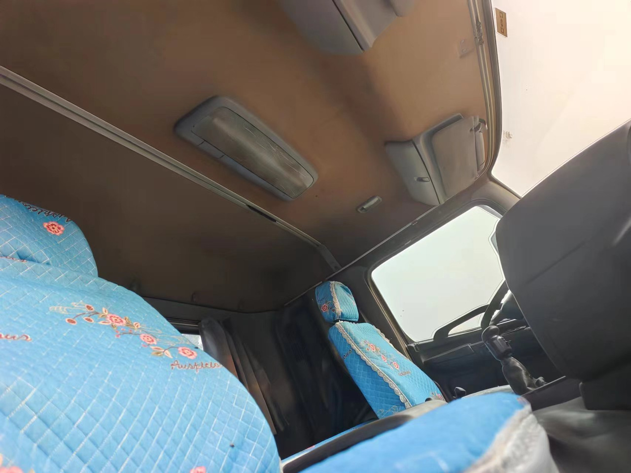 HINO HINO 700 - Tracteur routier: photos 5 HINO HINO 700 - Tracteur routier: photos 5