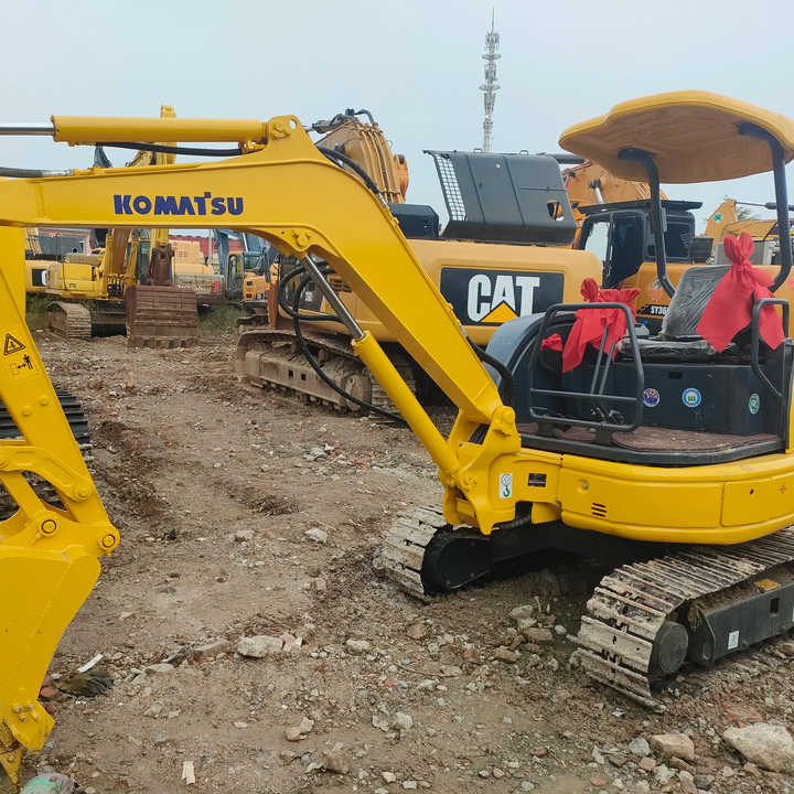 Best Quality Komatsu PC35-2 Used Mini Excavator Earth-moving Machinery in Good Condition - Pelle sur chenille: photos 5 Best Quality Komatsu PC35-2 Used Mini Excavator Earth-moving Machinery in Good Condition - Pelle sur chenille: photos 5