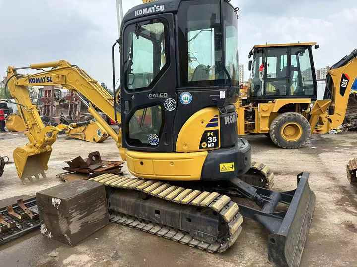 Best Quality Komatsu PC35mr Used Mini Excavator Earth-moving Machinery in Good Performance - Pelle sur chenille: photos 2 Best Quality Komatsu PC35mr Used Mini Excavator Earth-moving Machinery in Good Performance - Pelle sur chenille: photos 2