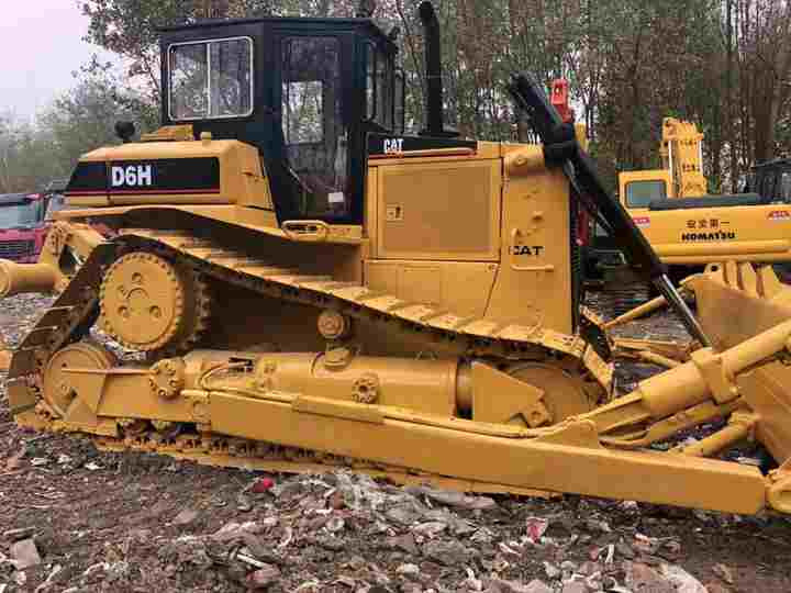 CAT High Quality Used Machinery , Original D6h Cat Bulldozer , Winch Attached Cat Bulldozer - Bulldozer: photos 2 CAT High Quality Used Machinery , Original D6h Cat Bulldozer , Winch Attached Cat Bulldozer - Bulldozer: photos 2
