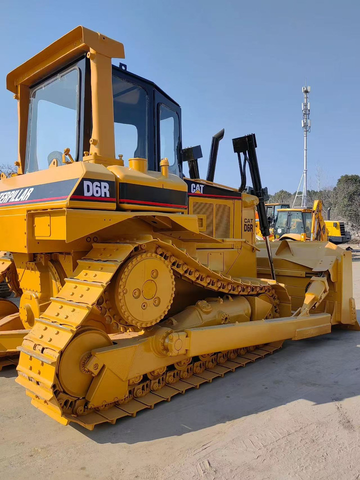 CAT Used Bulldozer D6R High Quality - Bulldozer: photos 3 CAT Used Bulldozer D6R High Quality - Bulldozer: photos 3