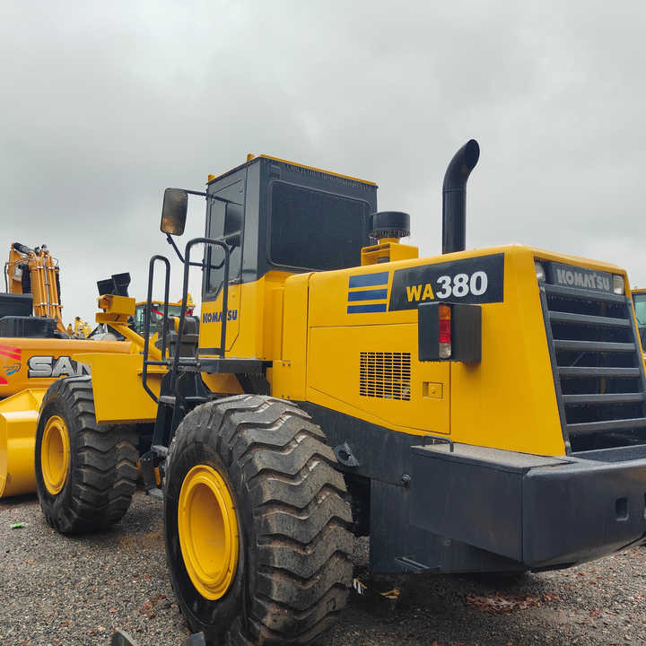 Certified Pre-Owned Komatsu WA380-3 | Heavy-Duty Loader for Mining/ Construction - Price Negotiable! - Chargeuse sur pneus: photos 1 Certified Pre-Owned Komatsu WA380-3 | Heavy-Duty Loader for Mining/ Construction - Price Negotiable! - Chargeuse sur pneus: photos 1