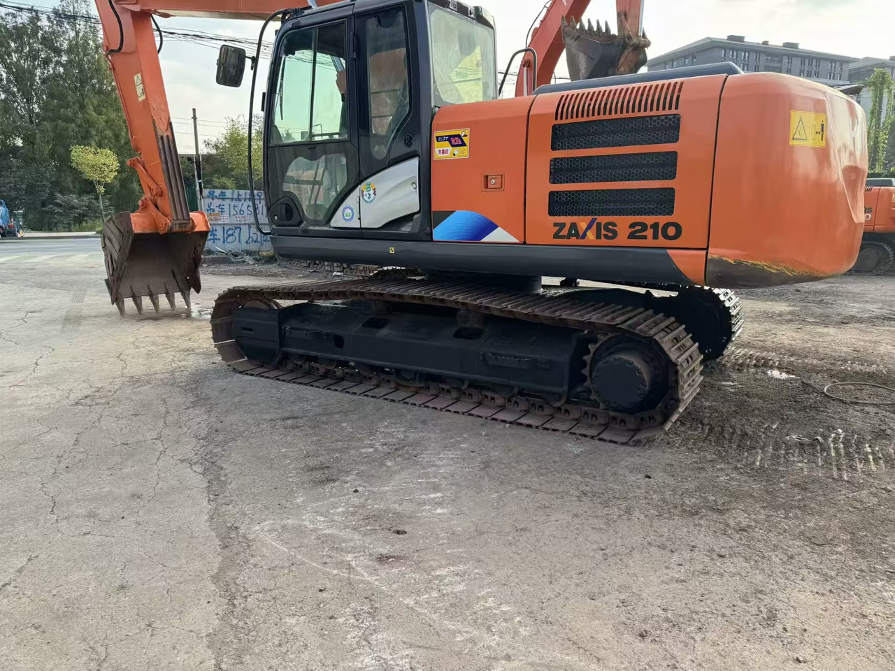 HITACHI - Pelle sur chenille: photos 5 HITACHI - Pelle sur chenille: photos 5