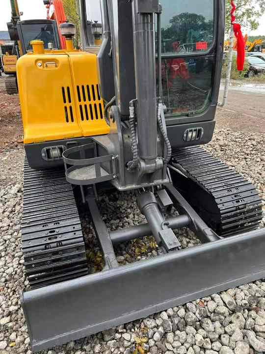 High Quality Used Volvo EC60D Excavator for Sale 6 Ton Compact Machine, Excellent Condition, Ready for Work! - Pelle sur chenille: photos 5 High Quality Used Volvo EC60D Excavator for Sale 6 Ton Compact Machine, Excellent Condition, Ready for Work! - Pelle sur chenille: photos 5