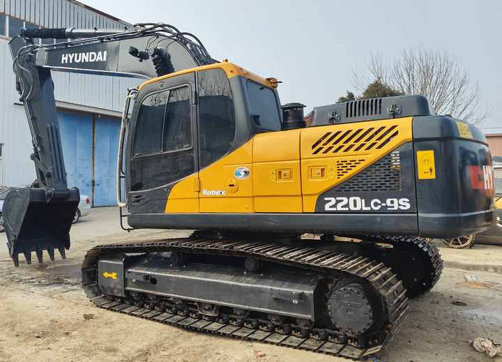 Hyundai Digger 220lc-9s Second Hand Korea Made High Performance Machine Hyundai Excavator for Sale - Pelle sur chenille: photos 2 Hyundai Digger 220lc-9s Second Hand Korea Made High Performance Machine Hyundai Excavator for Sale - Pelle sur chenille: photos 2