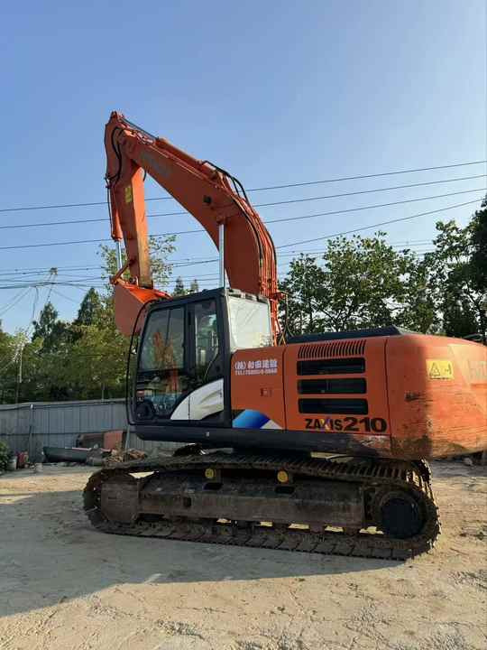 Japanese Original Hitachi 210 Outdoor Crawler Type Second-hand Excavator - Pelle sur chenille: photos 5 Japanese Original Hitachi 210 Outdoor Crawler Type Second-hand Excavator - Pelle sur chenille: photos 5
