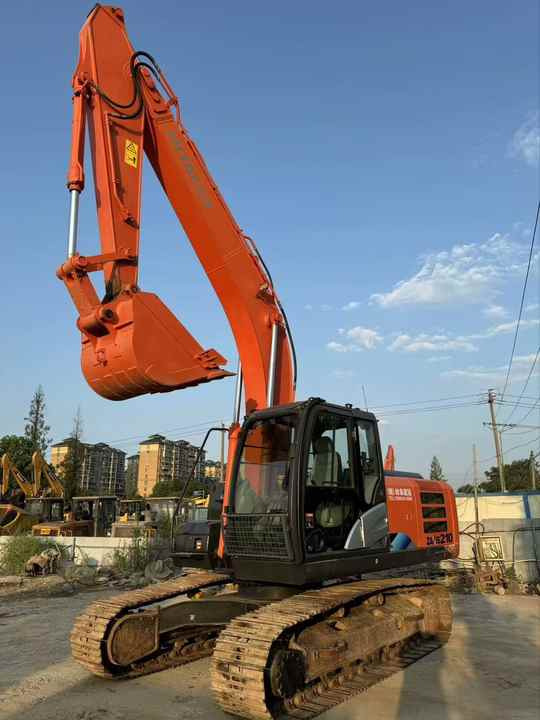 Japanese Original Hitachi 210 Outdoor Crawler Type Second-hand Excavator - Pelle sur chenille: photos 2 Japanese Original Hitachi 210 Outdoor Crawler Type Second-hand Excavator - Pelle sur chenille: photos 2